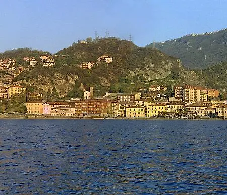 Casa Paradise * Castro (Lombardy)